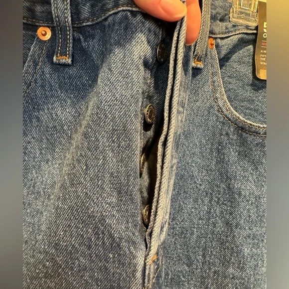 NWT Levi's Men's 501 Straight Leg Jeans in Classic Blue - Picture 6 of 8